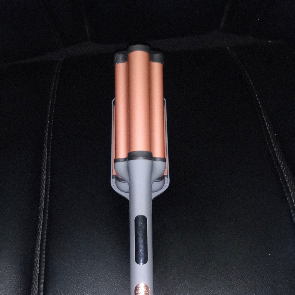 Hairirage Beach wave and crimping curling iron.